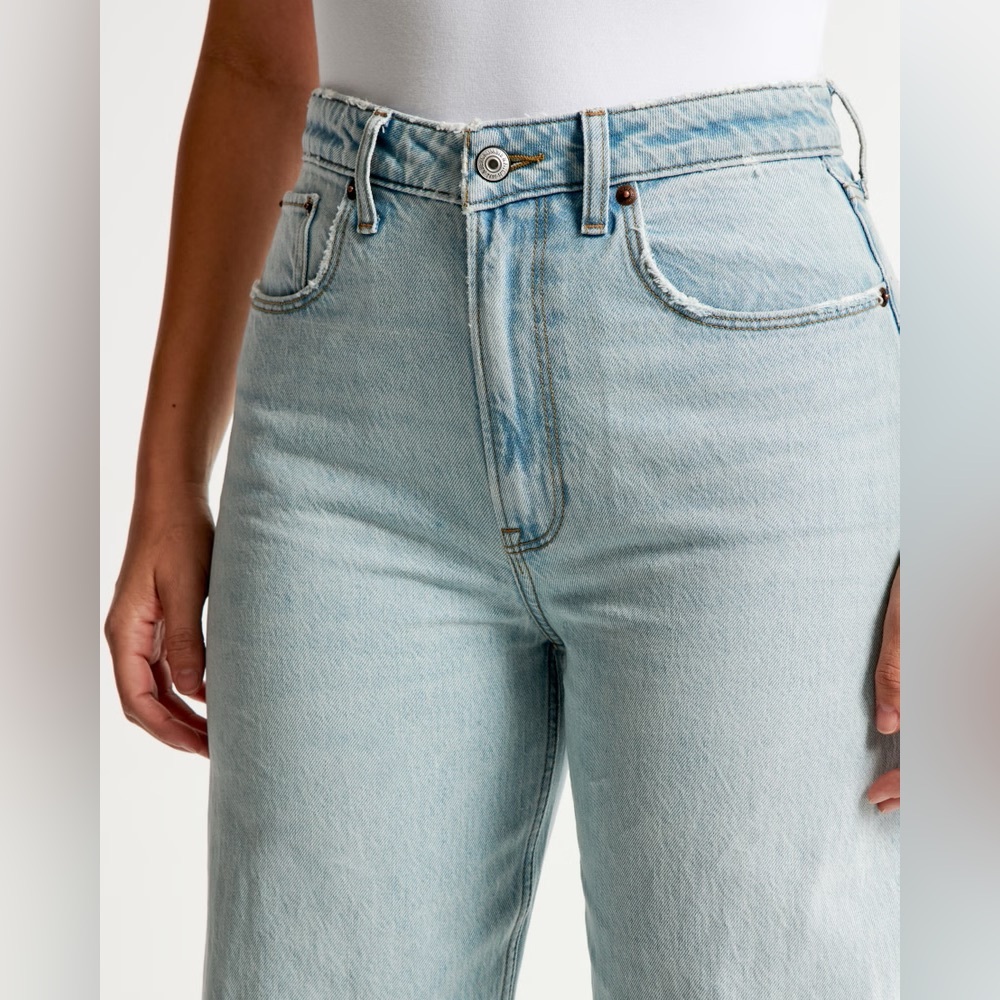 Abercrombie Curve Love High Rise Loose Jean - Picture 6 of 6